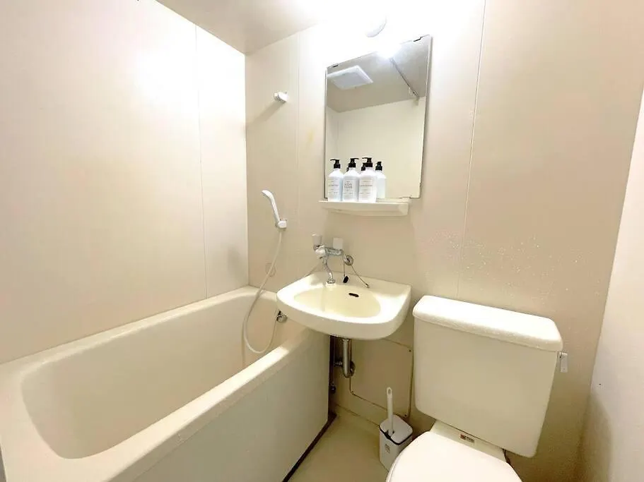 Honmachi Station 1Min Shinsaibashi 3Min 2Beds Im2 Apartment Osaka Japan